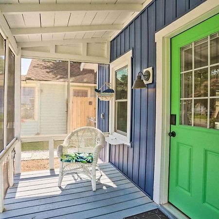 Chic Cottage With Private Yard Steps To Beach! โคโลเนียลบีช ภายนอก รูปภาพ