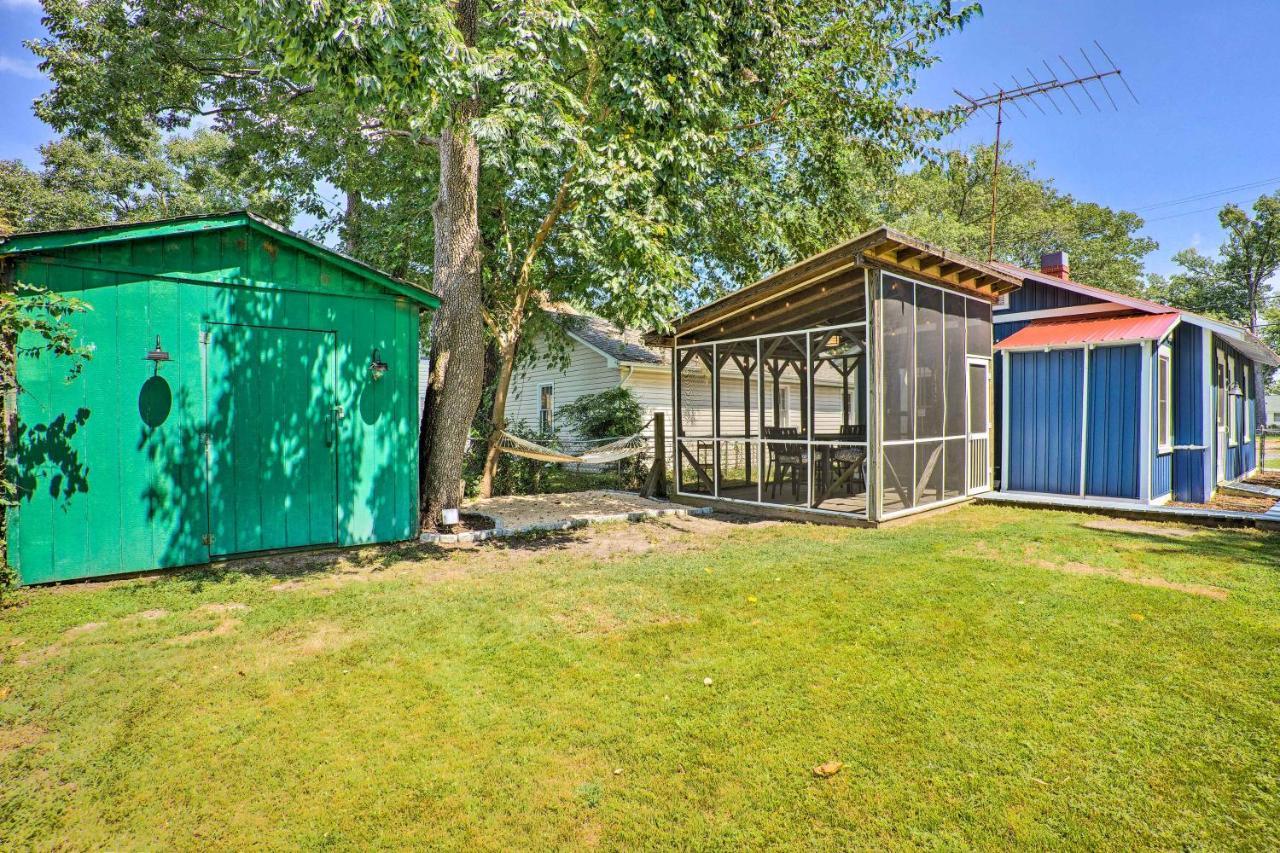 Chic Cottage With Private Yard Steps To Beach! โคโลเนียลบีช ภายนอก รูปภาพ