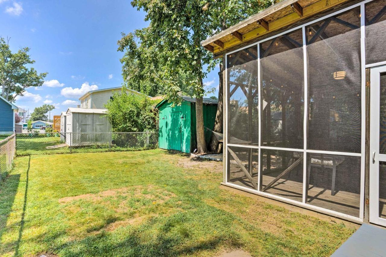 Chic Cottage With Private Yard Steps To Beach! โคโลเนียลบีช ภายนอก รูปภาพ